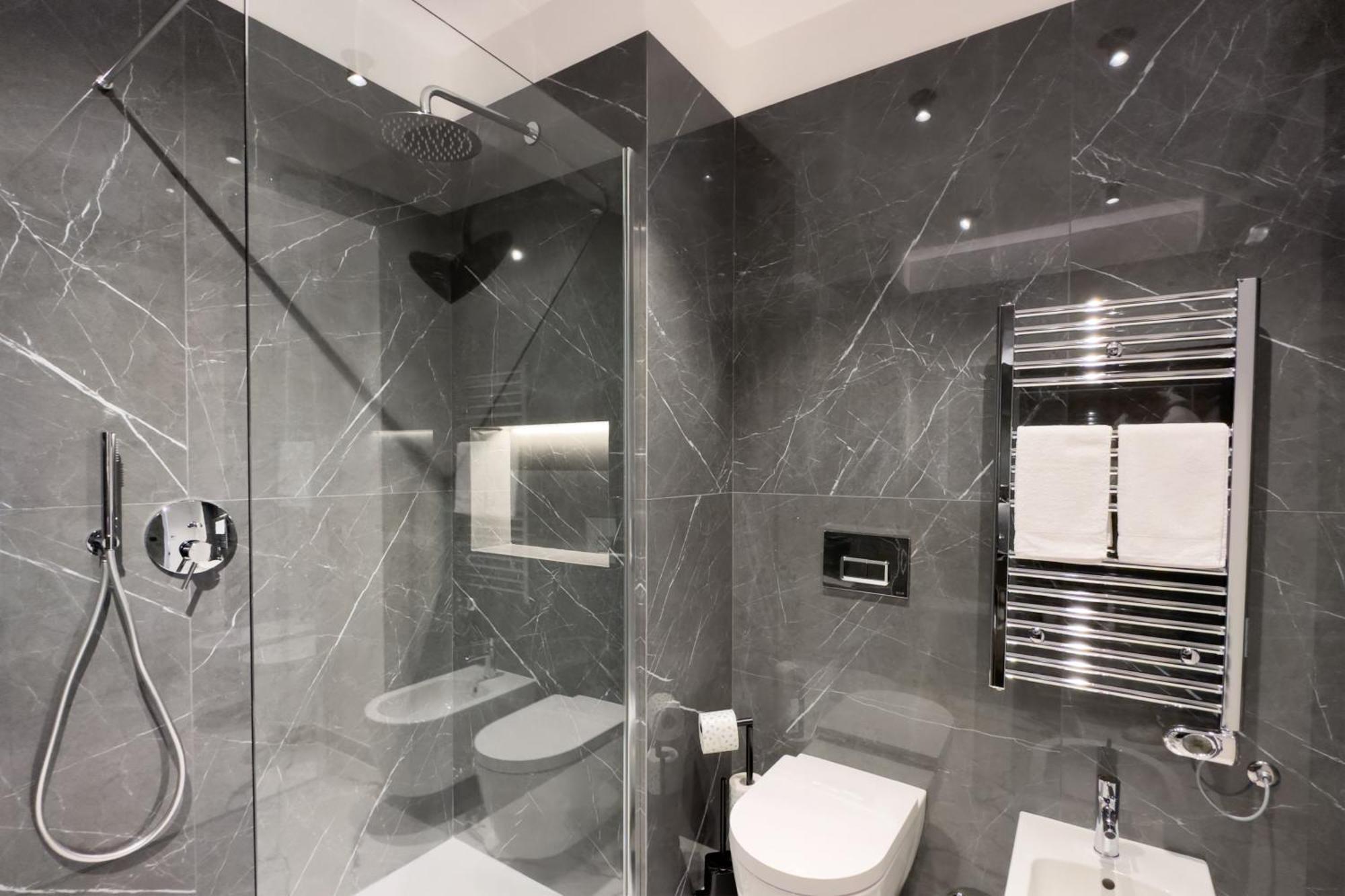 Insogno Suites เนเปิลส์ ภายนอก รูปภาพ