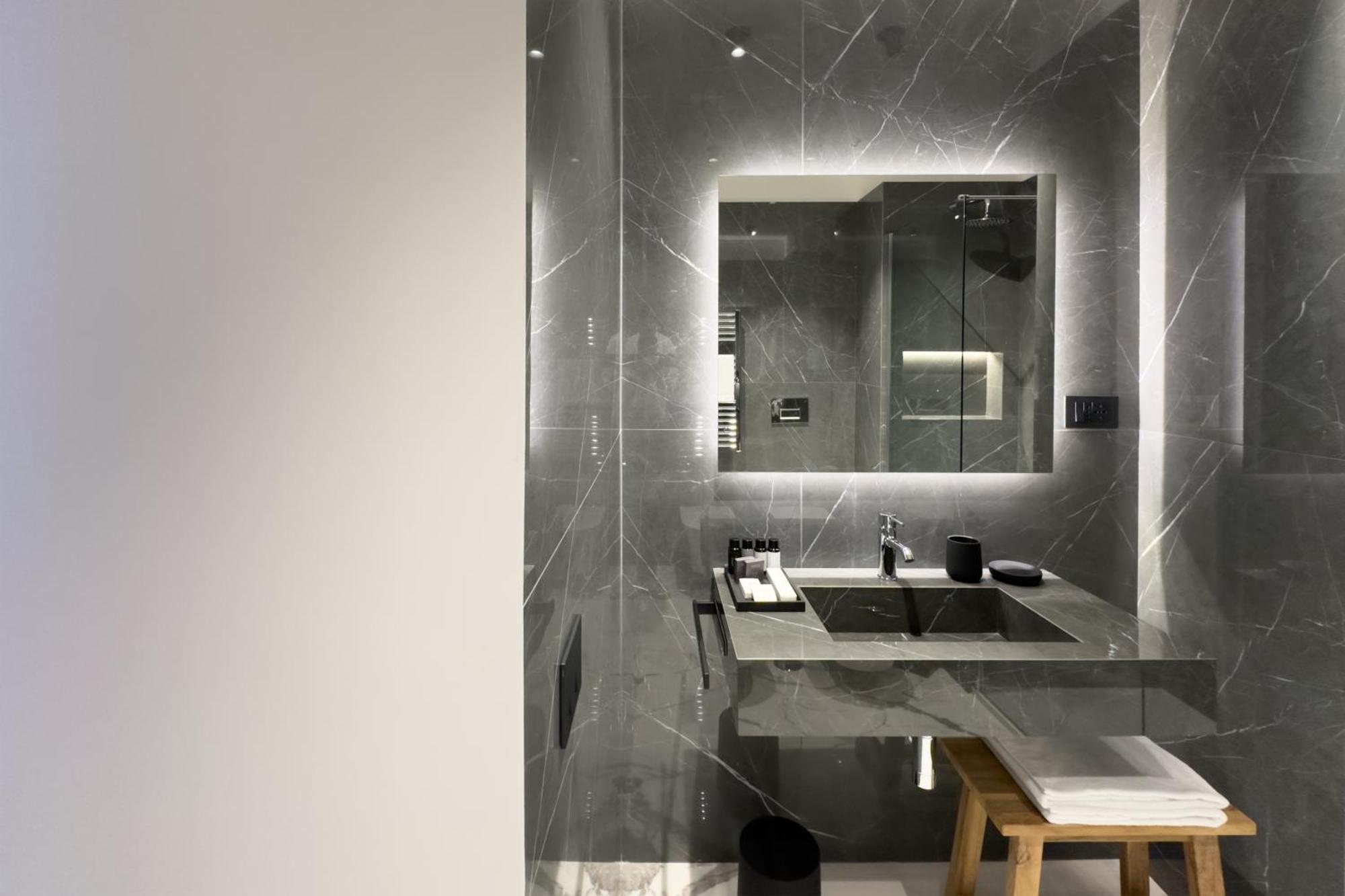 Insogno Suites เนเปิลส์ ภายนอก รูปภาพ