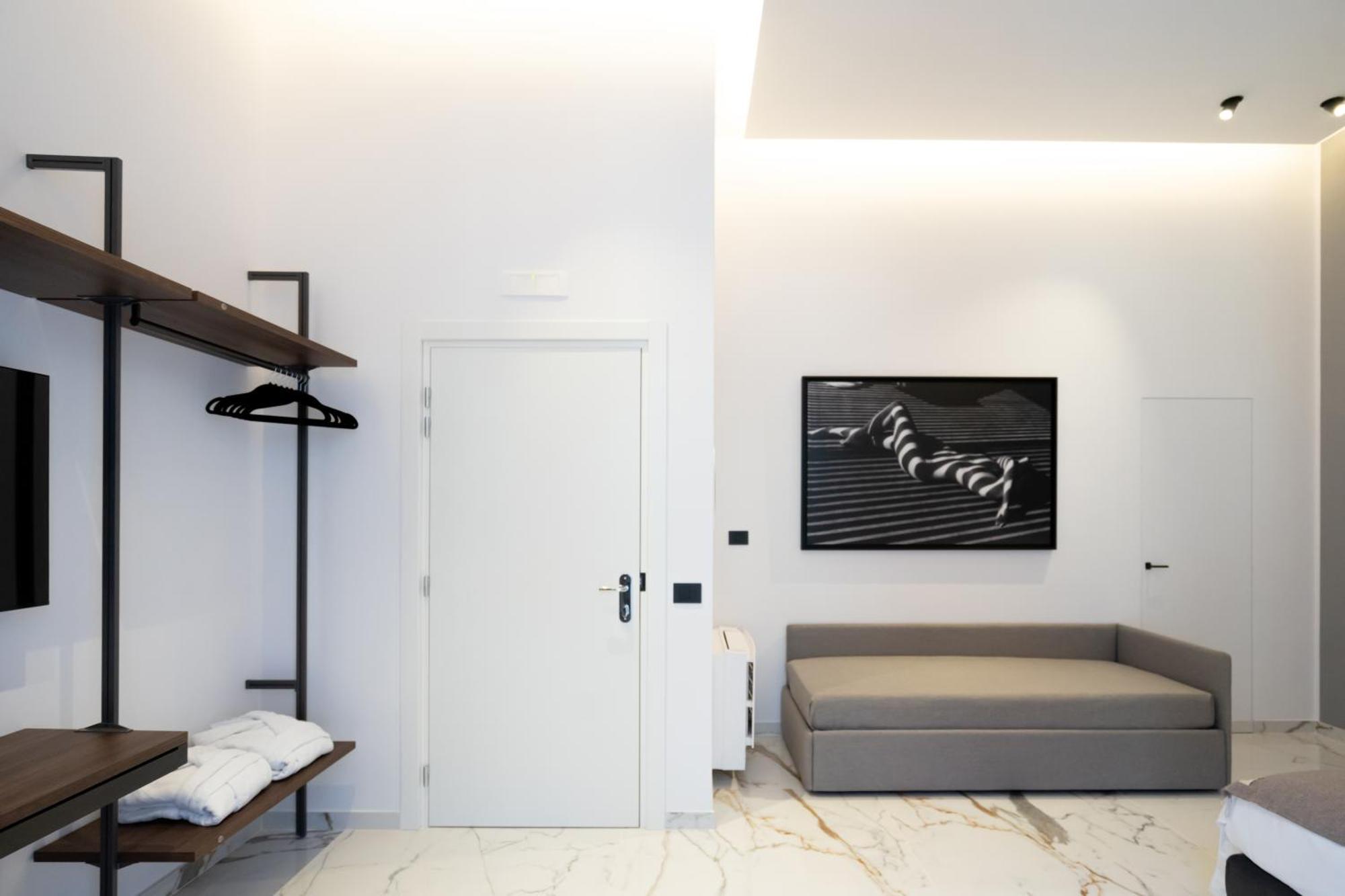Insogno Suites เนเปิลส์ ภายนอก รูปภาพ