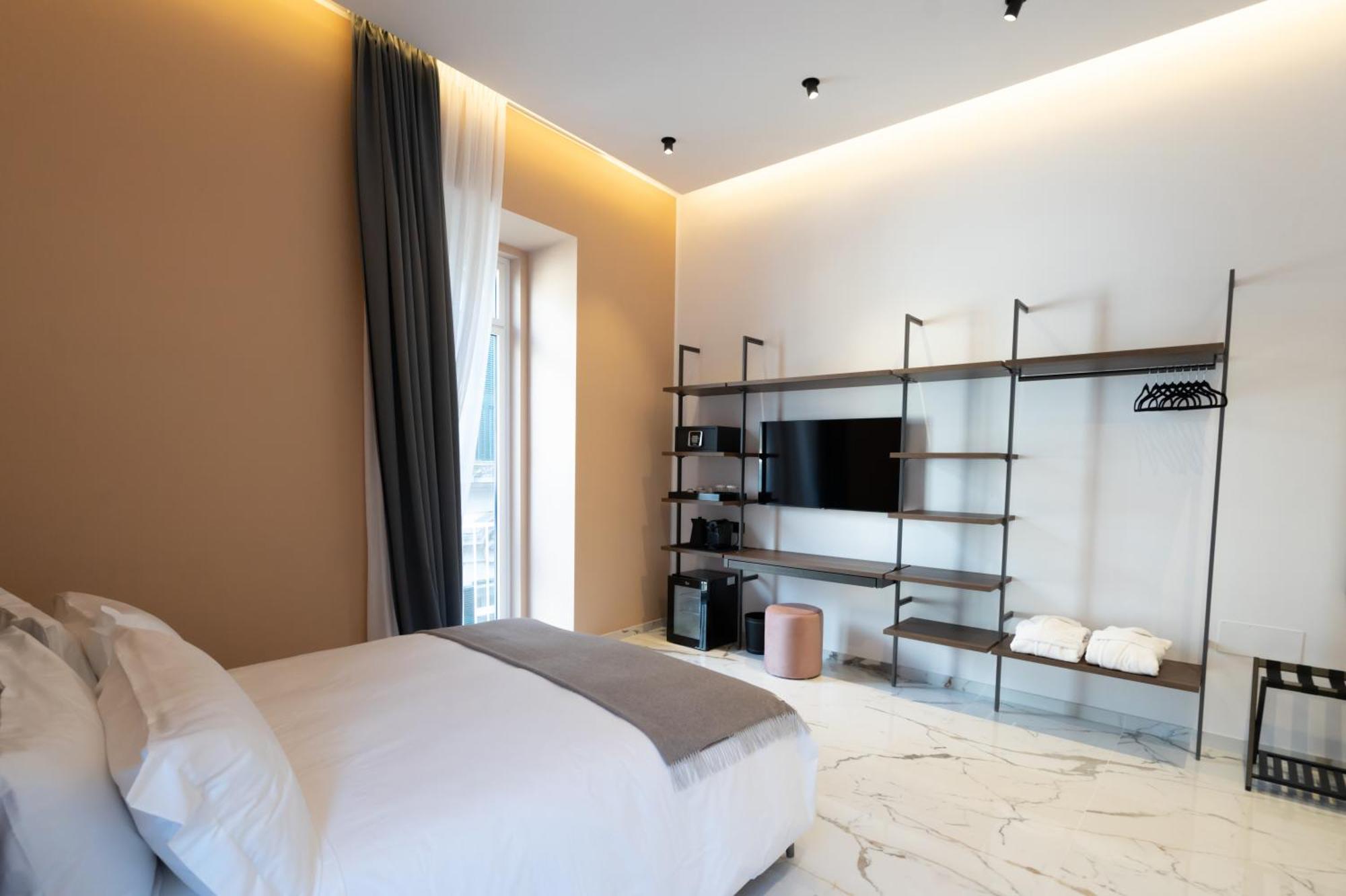 Insogno Suites เนเปิลส์ ภายนอก รูปภาพ