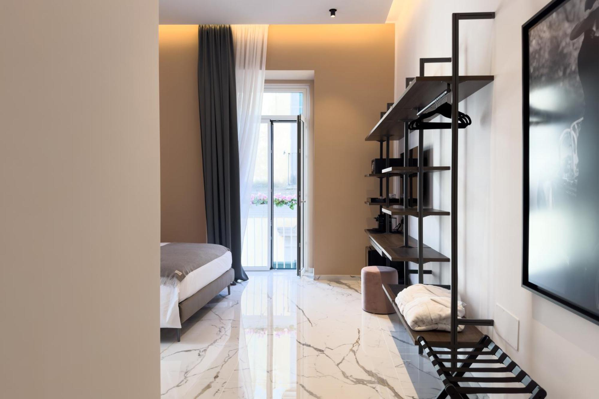 Insogno Suites เนเปิลส์ ภายนอก รูปภาพ