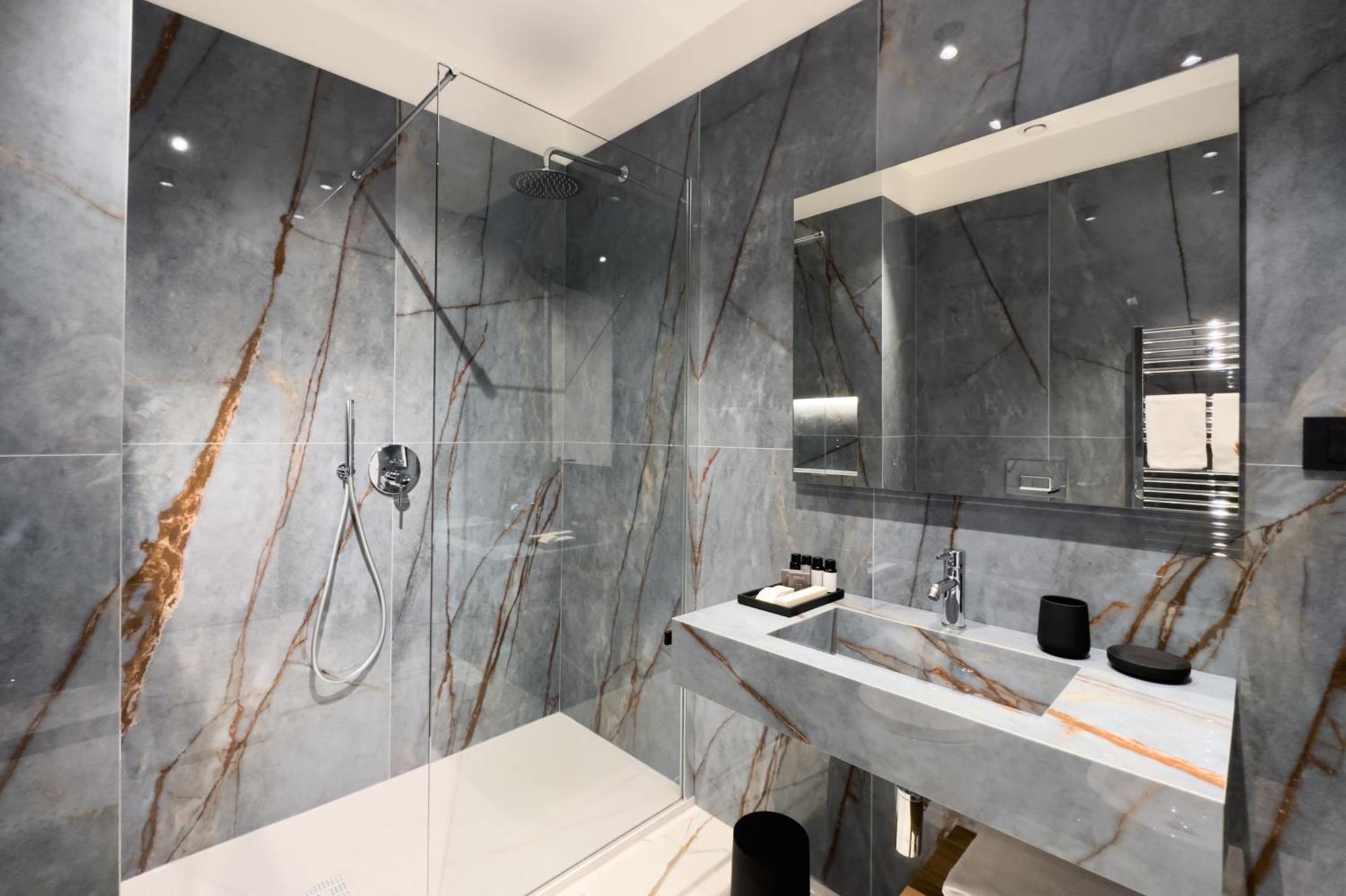 Insogno Suites เนเปิลส์ ภายนอก รูปภาพ