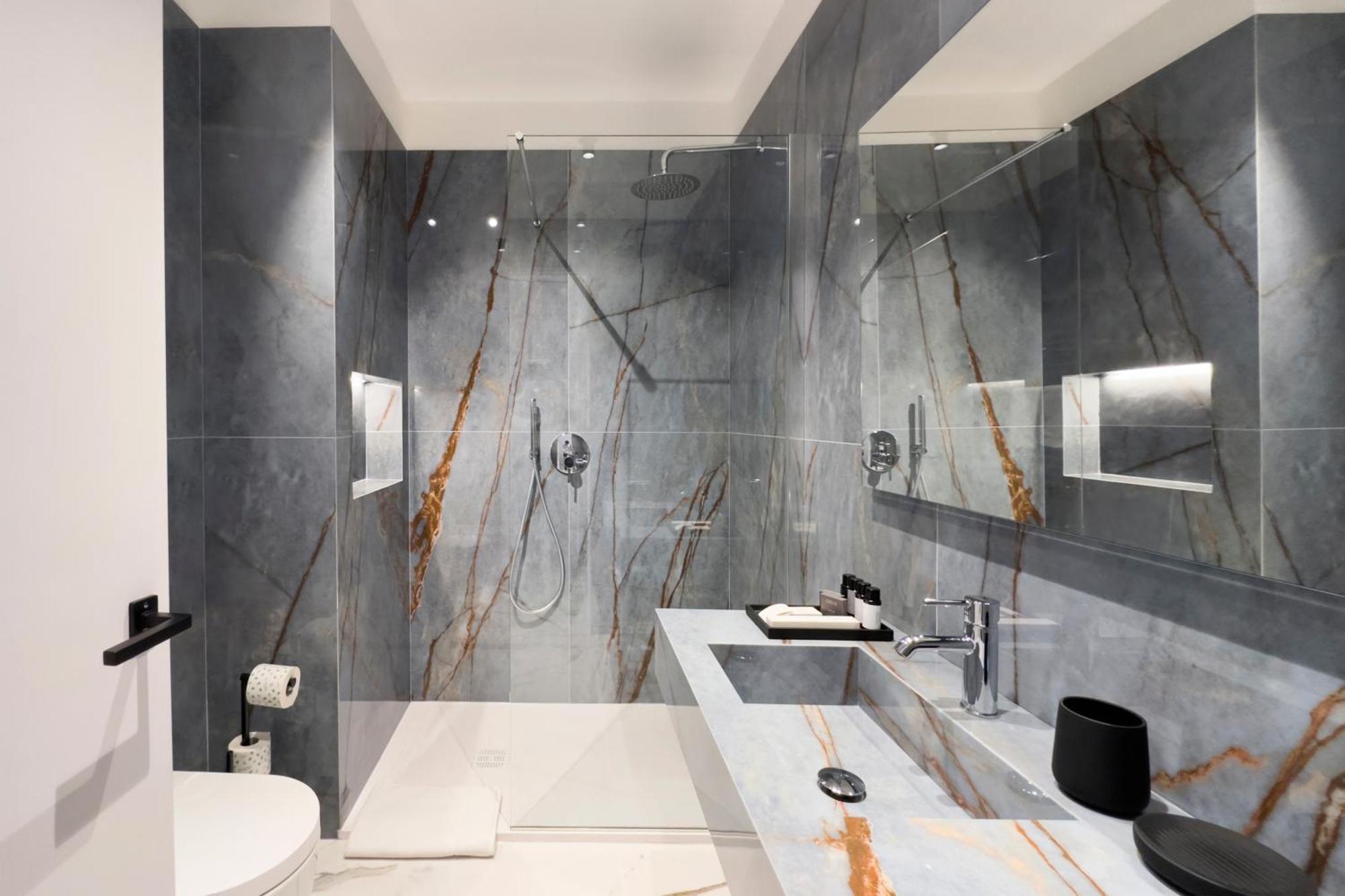 Insogno Suites เนเปิลส์ ภายนอก รูปภาพ
